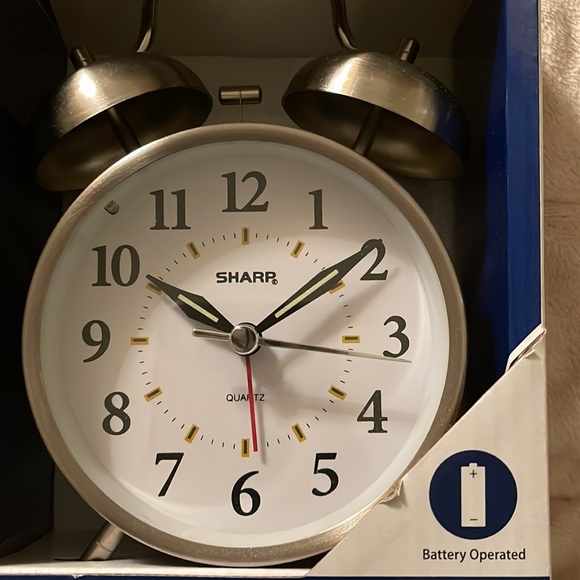 Sharp Twin bell alarm clock. Loud twin bell alarm touch activated clock. - Picture 5 of 5